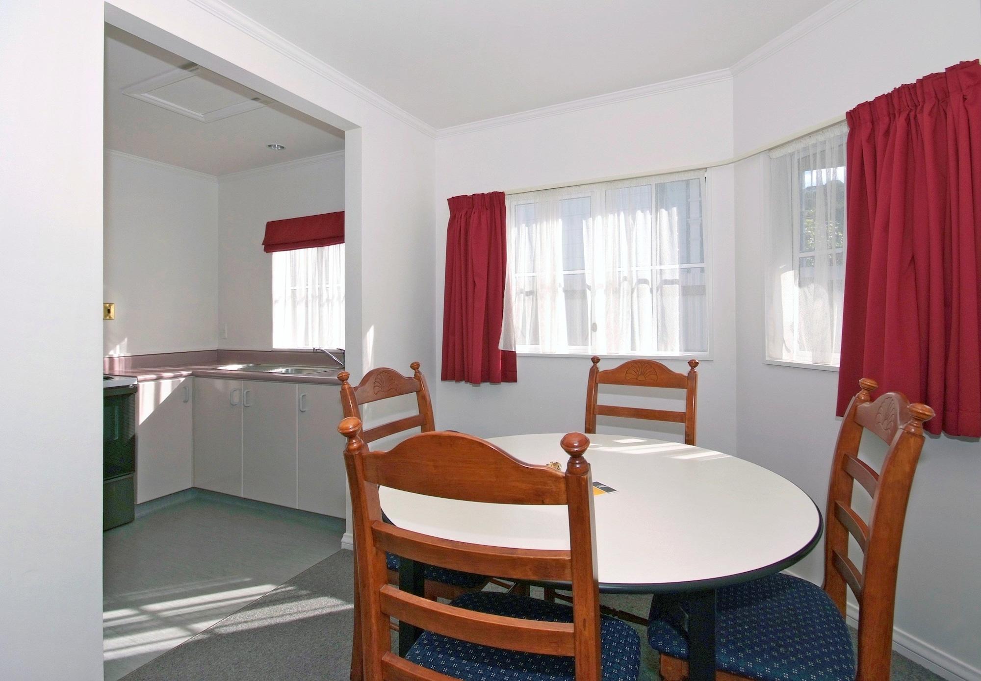 Settlers Motor Lodge ロワー・ハット エクステリア 写真